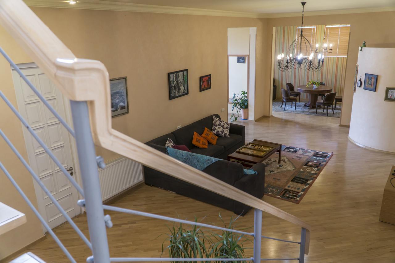 4Bd Appartaments With Cozy Garden Tbilisi Buitenkant foto
